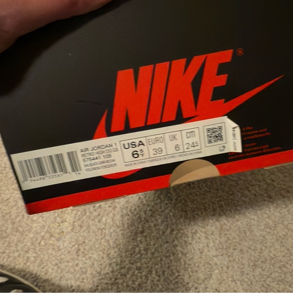 Jordan 1 Retro High Dark Mocha’s (AUTHENTICATED)🌟 - Picture 6 of 11
